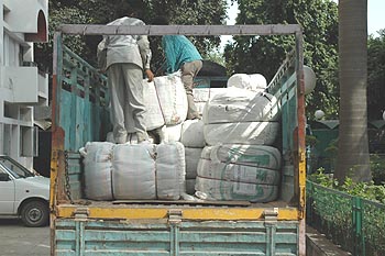 Relief materials are being loaded on truck at Bihar Bhawan, New Delhi  